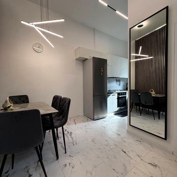 Степана Бандери вул. (), 67