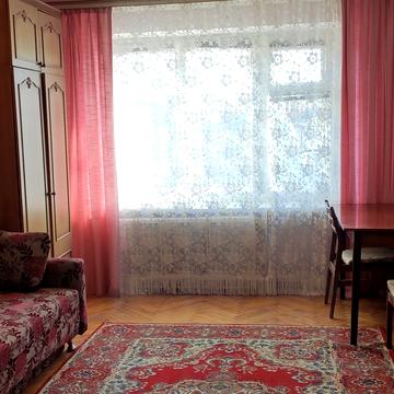 Верховної Ради бульв., 19