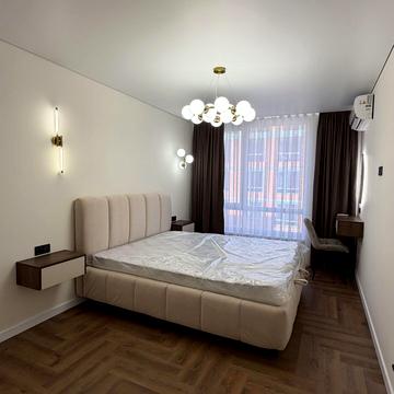 Романа Левицького вул., 4