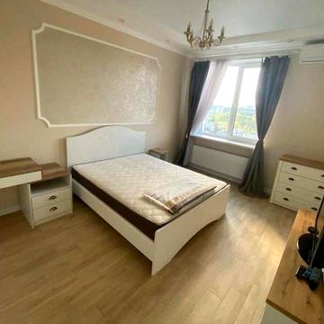 Кирило-Мефодіївська вул., 2