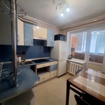 Олександра Поля просп. (Кірова), 18