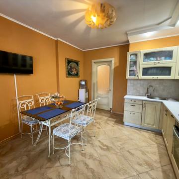 Голосіївська вул., 13