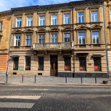 Михайла Грушевського вул., 15