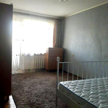 Академіка Корольова вул., 1