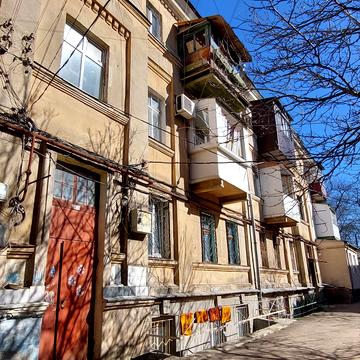 Прохоровська вул., 14