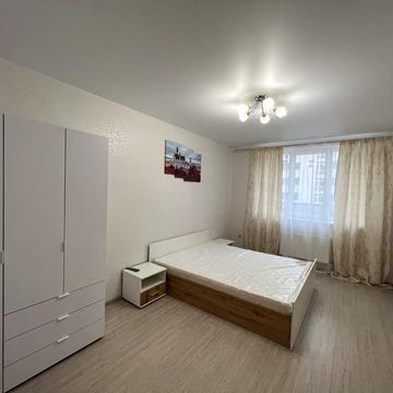 Михайла Грушевського вул., 30в