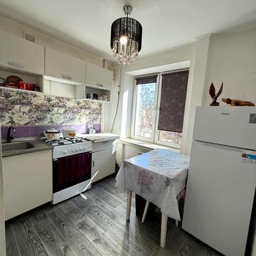 Мирогощанська вул., 4