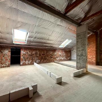 Червоної Калини вул., 8