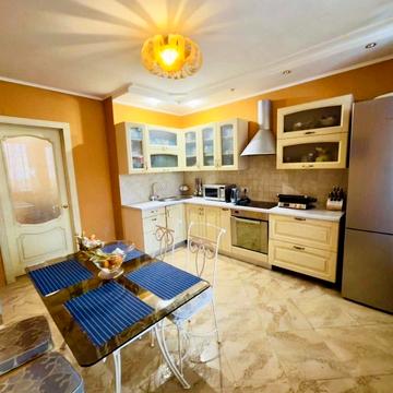 Голосіївська вул., 13