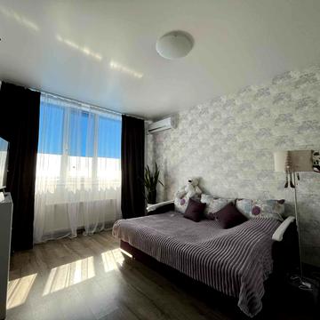 Захисників України вул. (1-го Травня), 42