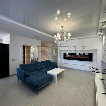 Саперно-Слобідська вул., 10