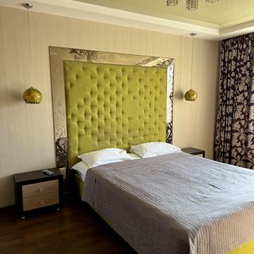 Лесі Українки бульв., 12