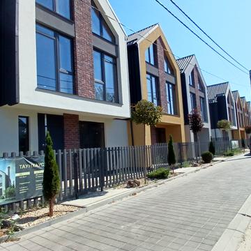 Богдана Хмельницького вул., 55