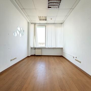 Вячеслава Чорновола просп. (), 63