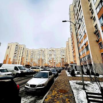 Чубинського вул., 8-Б