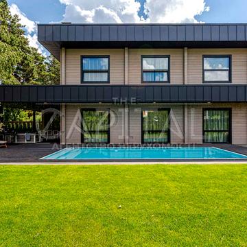 Молодіжна вул., 55