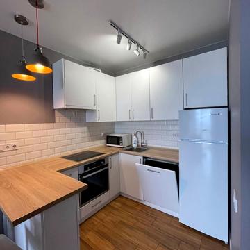 Вячеслава Чорновола просп. (), 69а