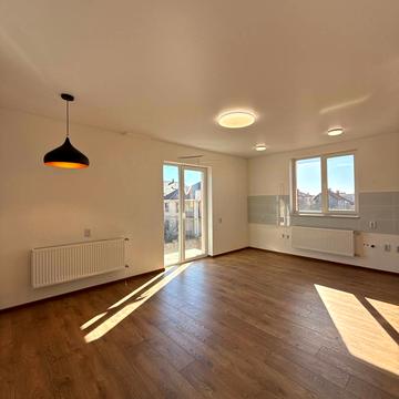 Таїровська вул., 2/4