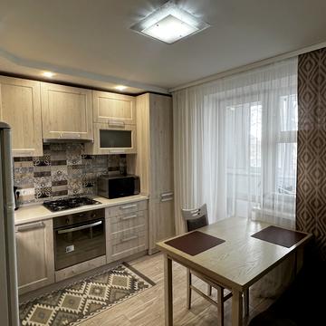 Миколаївська вул., 24