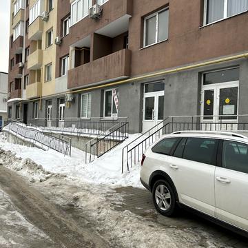 Угорська вул., 12