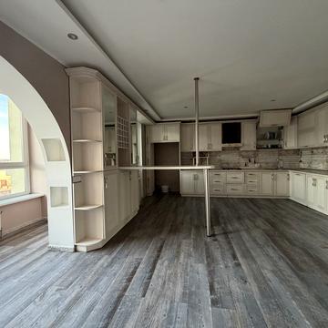 Молодіжний пров., 5