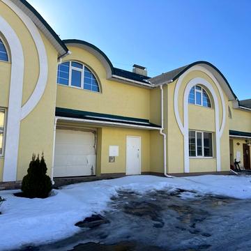 Степана Бандери вул., 82/2