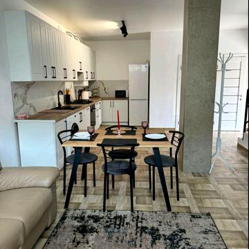 Озерна вул., 8