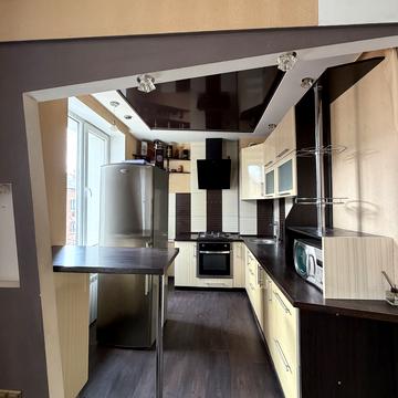 Університетський просп. (Гагаріна), 21