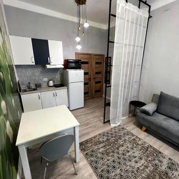 Патріарха Димитрія Яреми вул. (Антона Чехова), 28