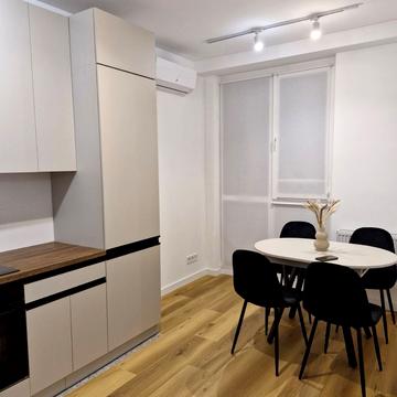 Богдана Хмельницького вул., (ЖК Вежа (будинок 1))