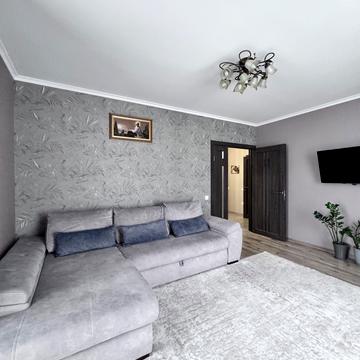 Василя Стуса вул., 44