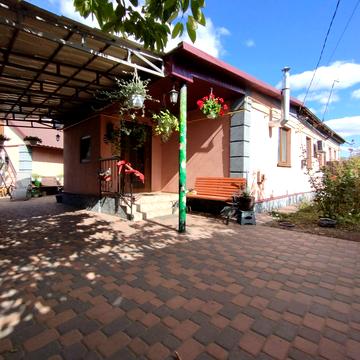 Героїв Маріуполя вул., 37