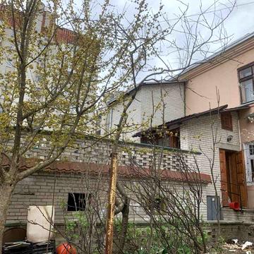 Садівнича вул., 63