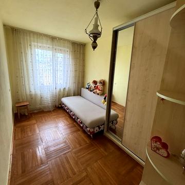 Прирічна вул., 27