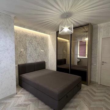 Олександрівська вул., 1