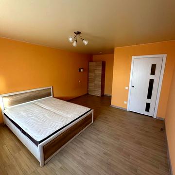 Янтарна вул., 32