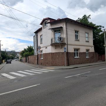 Туркменська вул., 2