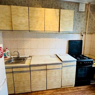 Академіка Корольова вул., 20