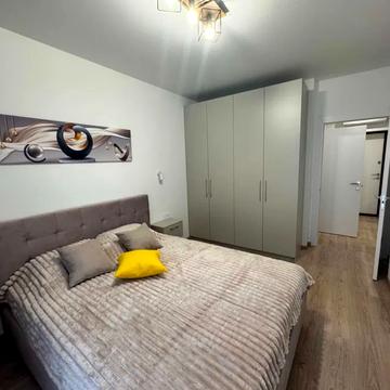 Євгена Коновальця вул. (Щорса), 7-9