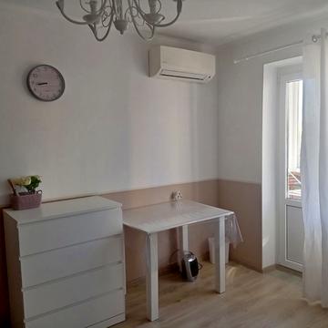 Добровольців пров., 6