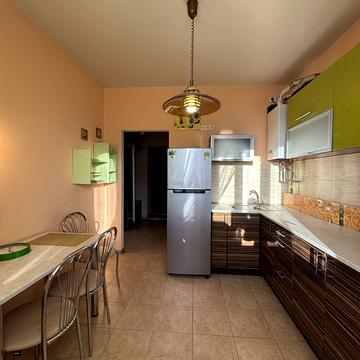 Лесі Українки бульв., 4