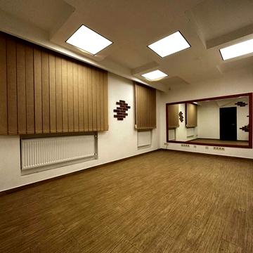 Дмитра Яворницького просп. (Карла Маркса), 2