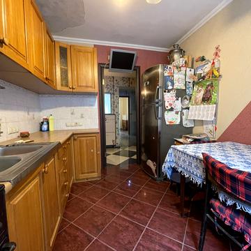 Поліська вул., 24