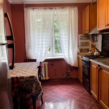 Поліська вул., 24