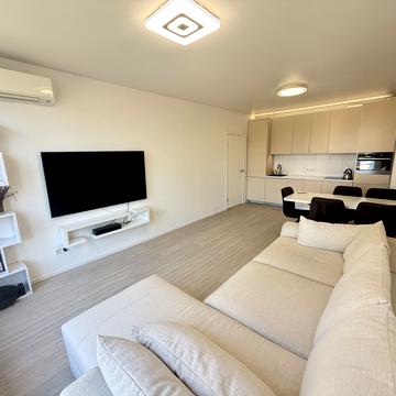 Європейського Союзу просп. (Правди), 43-А