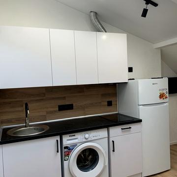 Бишівська вул., 7