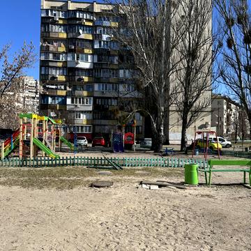 Празька вул., 19