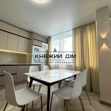 Всеволода Змієнка вул., 34/21