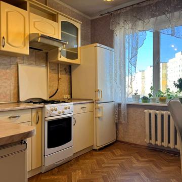 Набережна Перемоги вул., 134