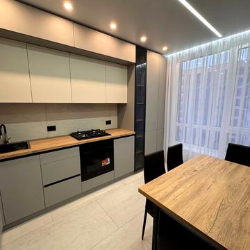 Героїв Миколаєва вул., (Будинок 3)